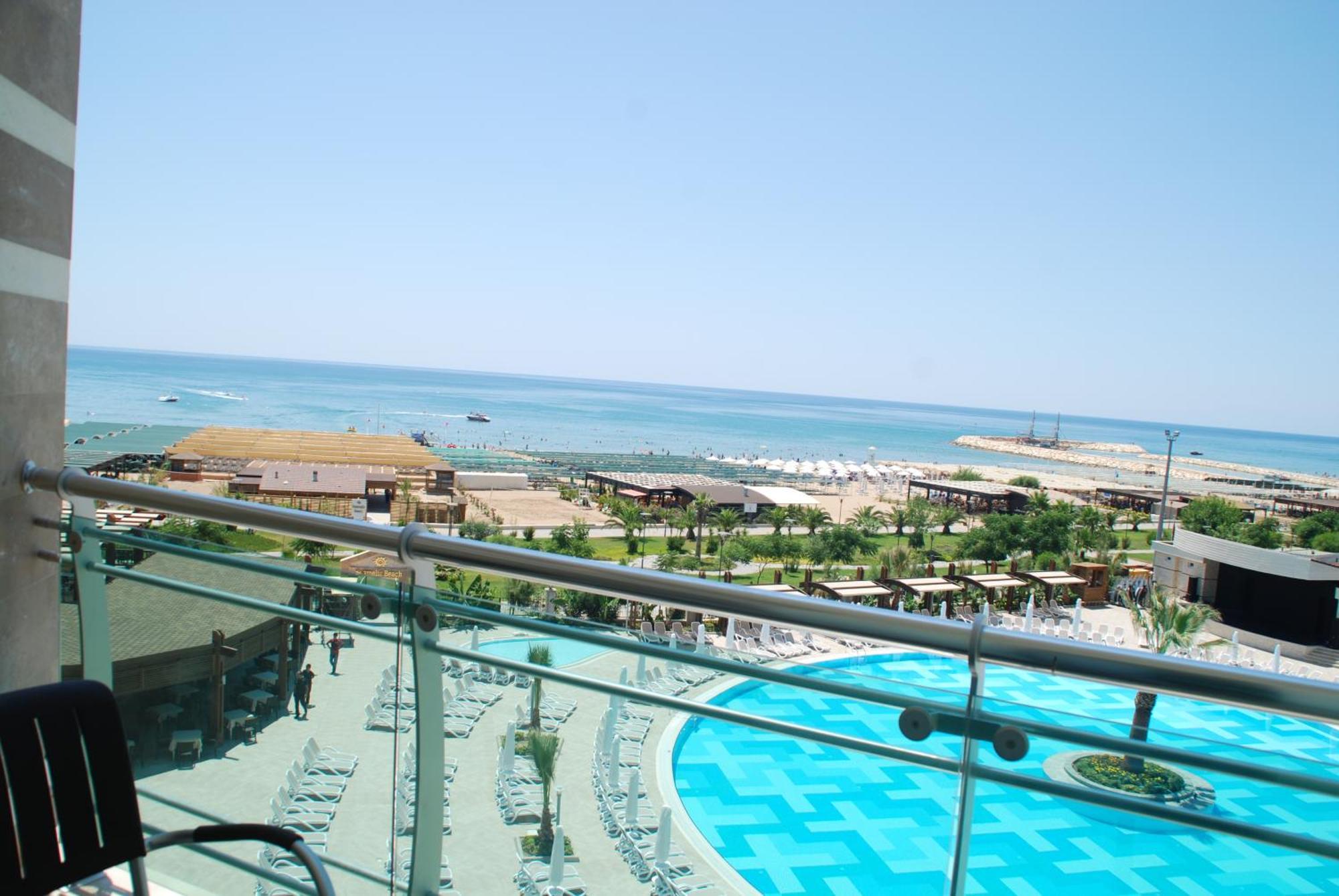 Seamelia Beach Resort Hotel & Spa Side Exterior photo